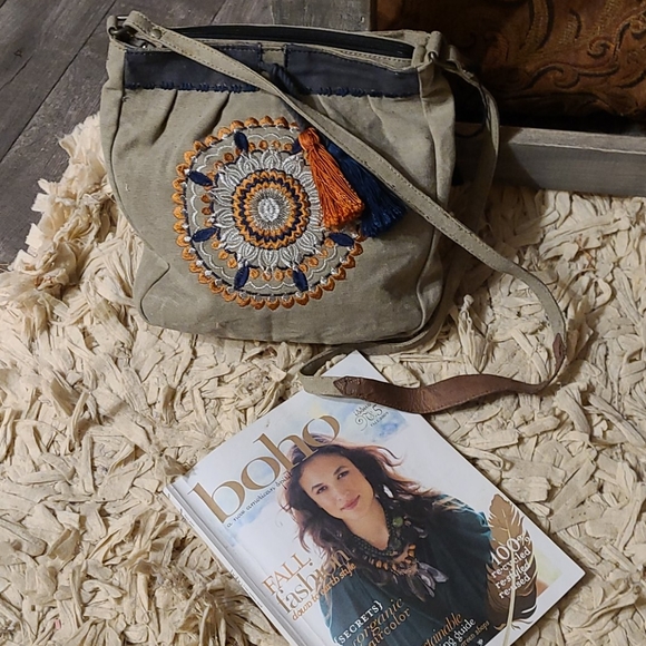 NEW BO HO MONA B. NWT TASSEL CROSS BODY BAG - Picture 15 of 16